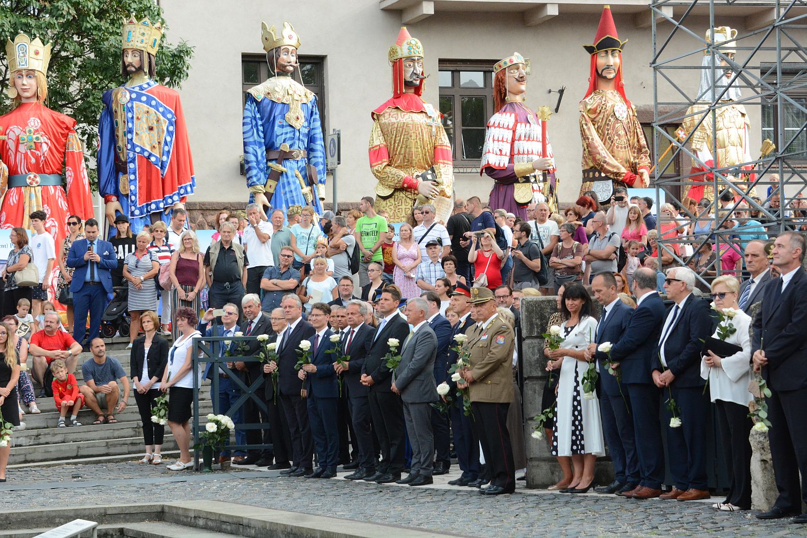 Nekünk a múltban a jövő fontos! - tiszteletadás Szent István szarkofágjánál a nemzeti ünnepen